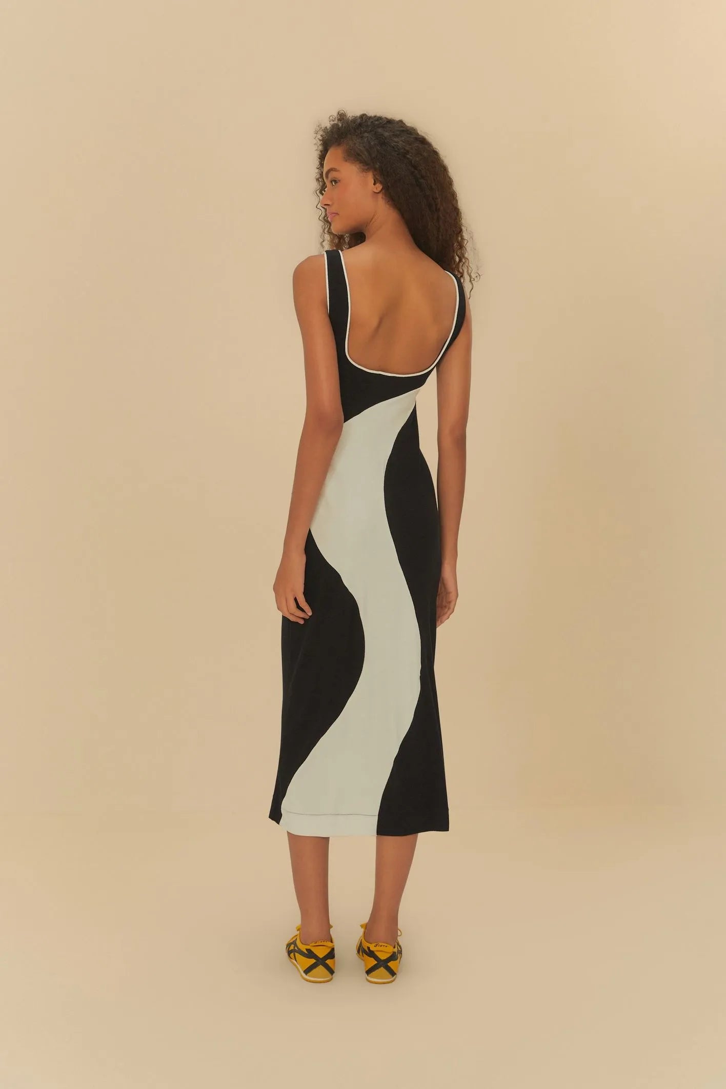 Midi Vestido Recortes