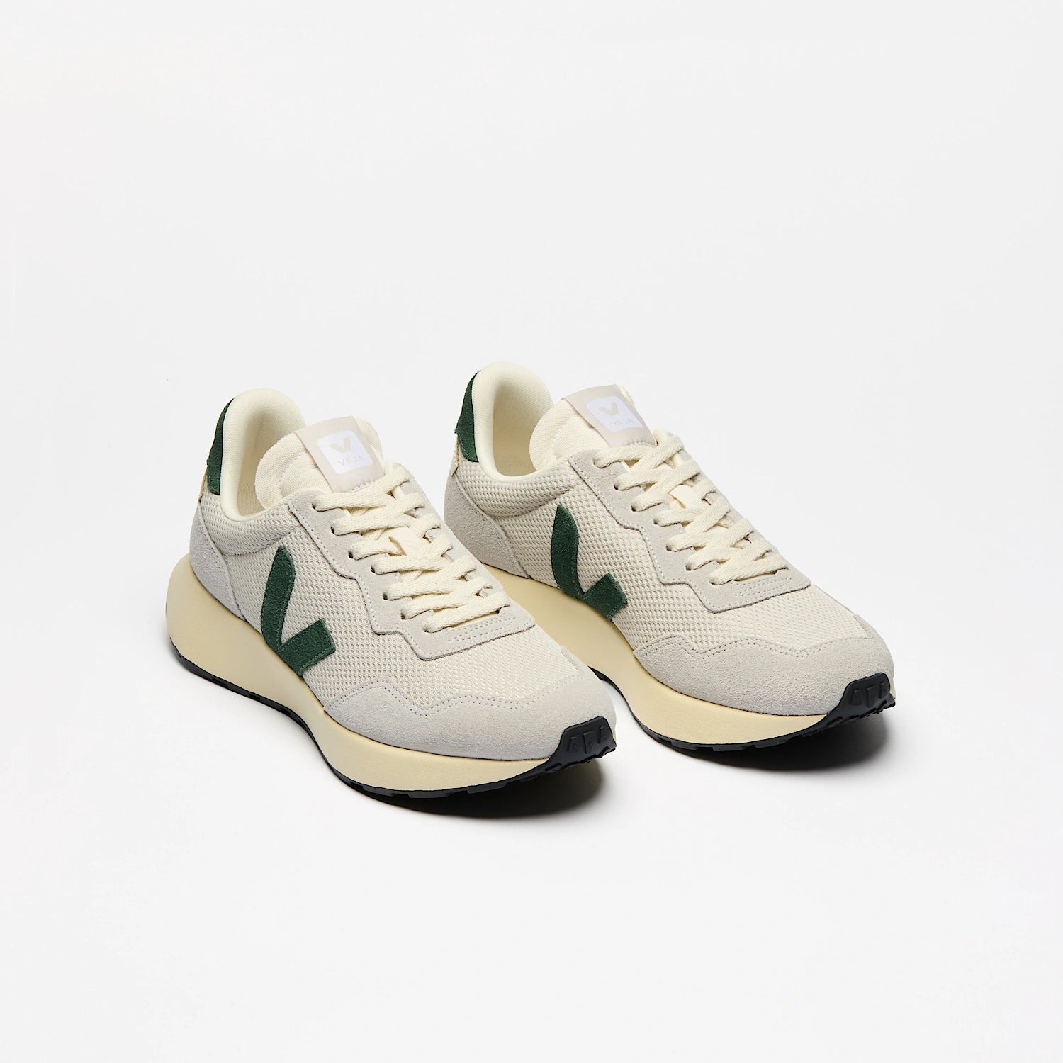 Zapatilla Veja De Hombre Paulistana