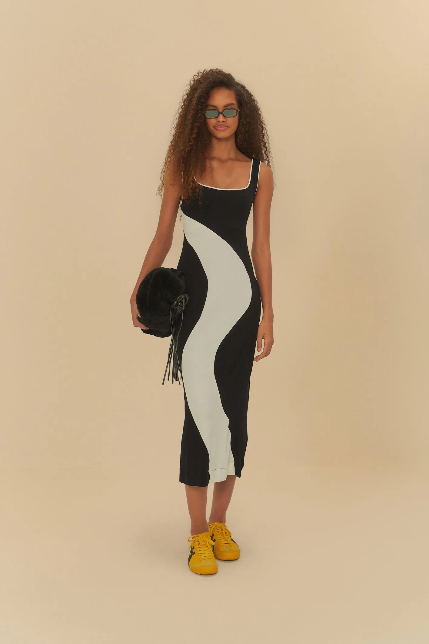 Vestido Recortes Pb