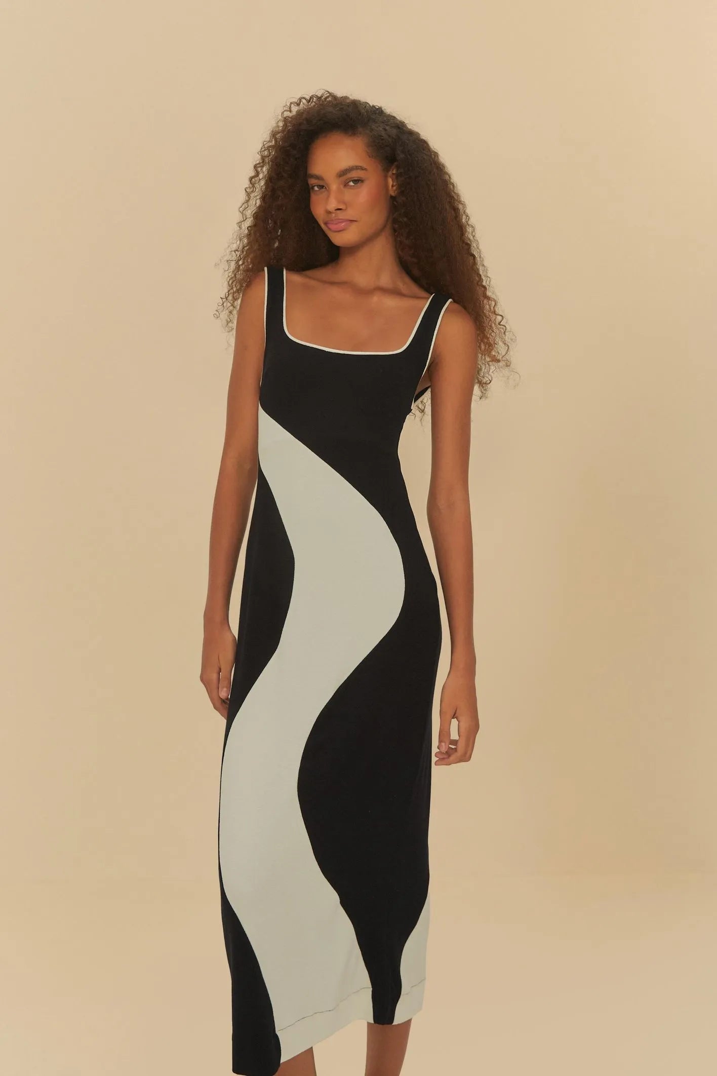 Vestido Recortes Pb