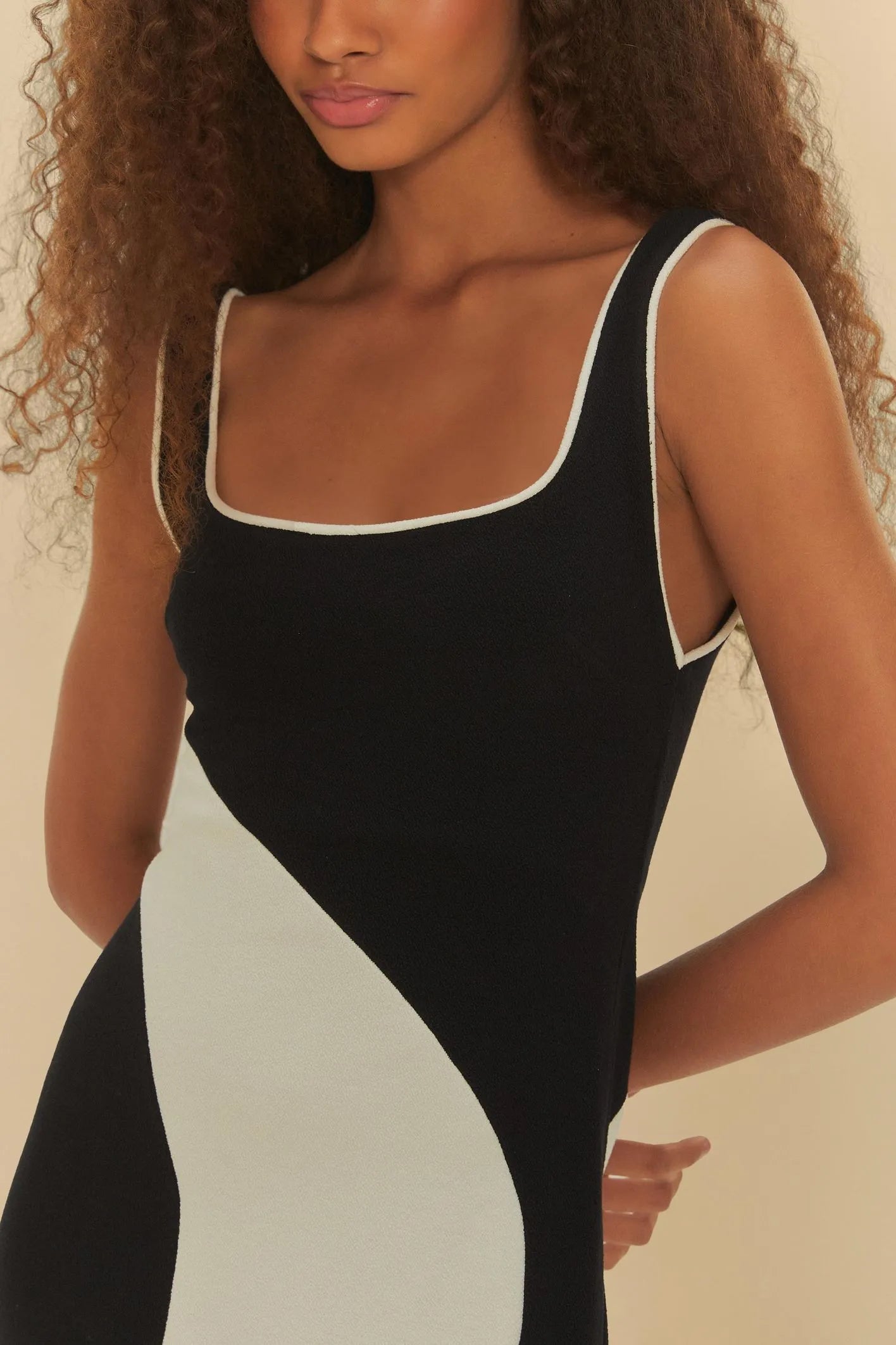 Vestido Recortes Pb