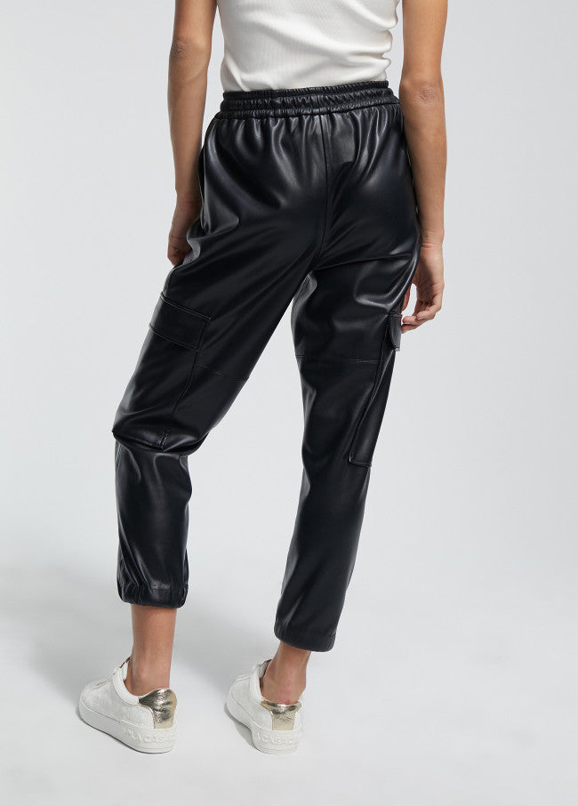 Pantalón Faux Leather