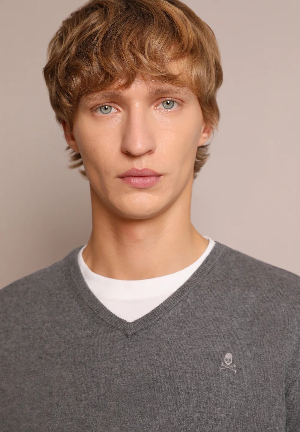 Jersey Cuello Pico Calavera