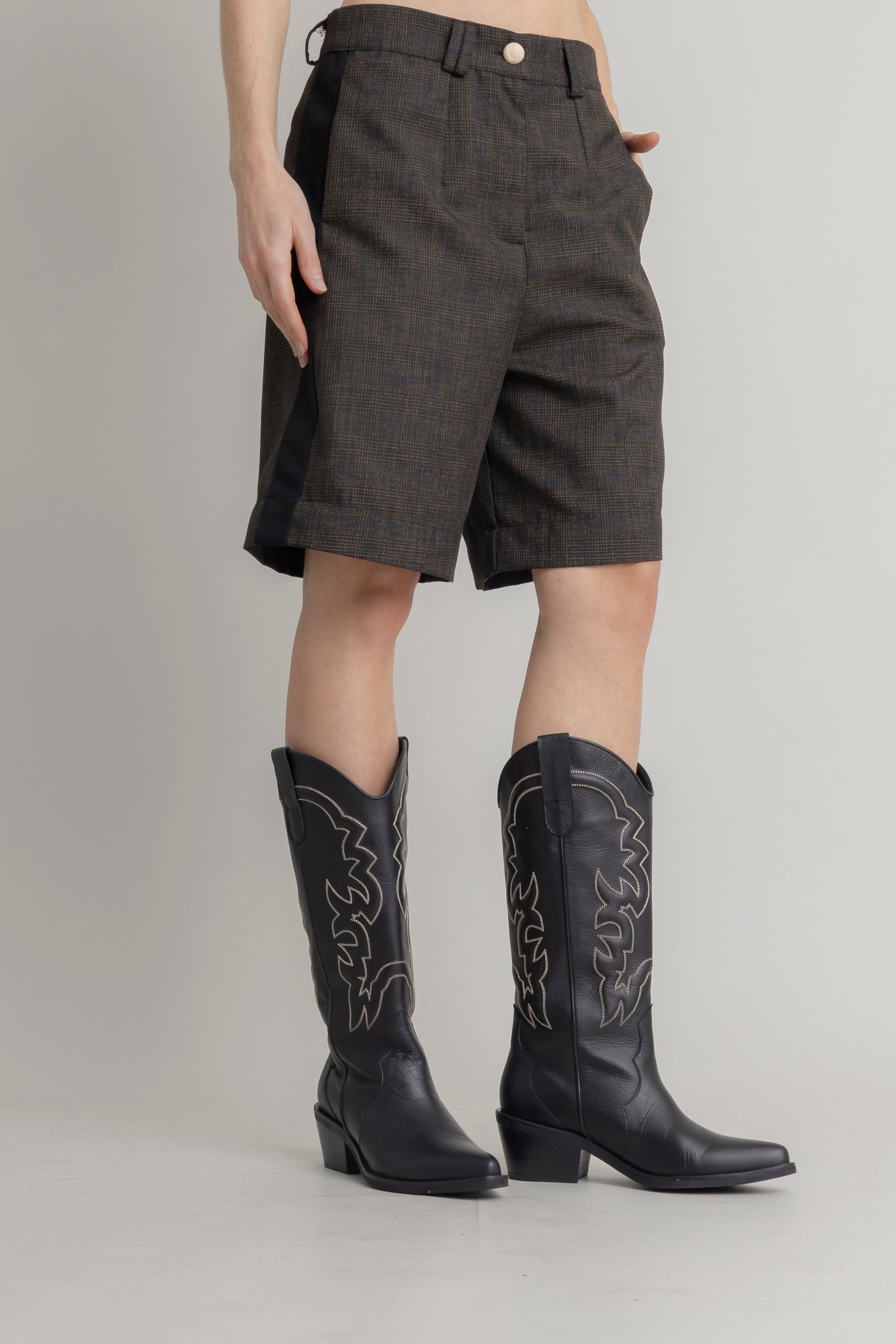 Bermuda Con Franjas En El Costado