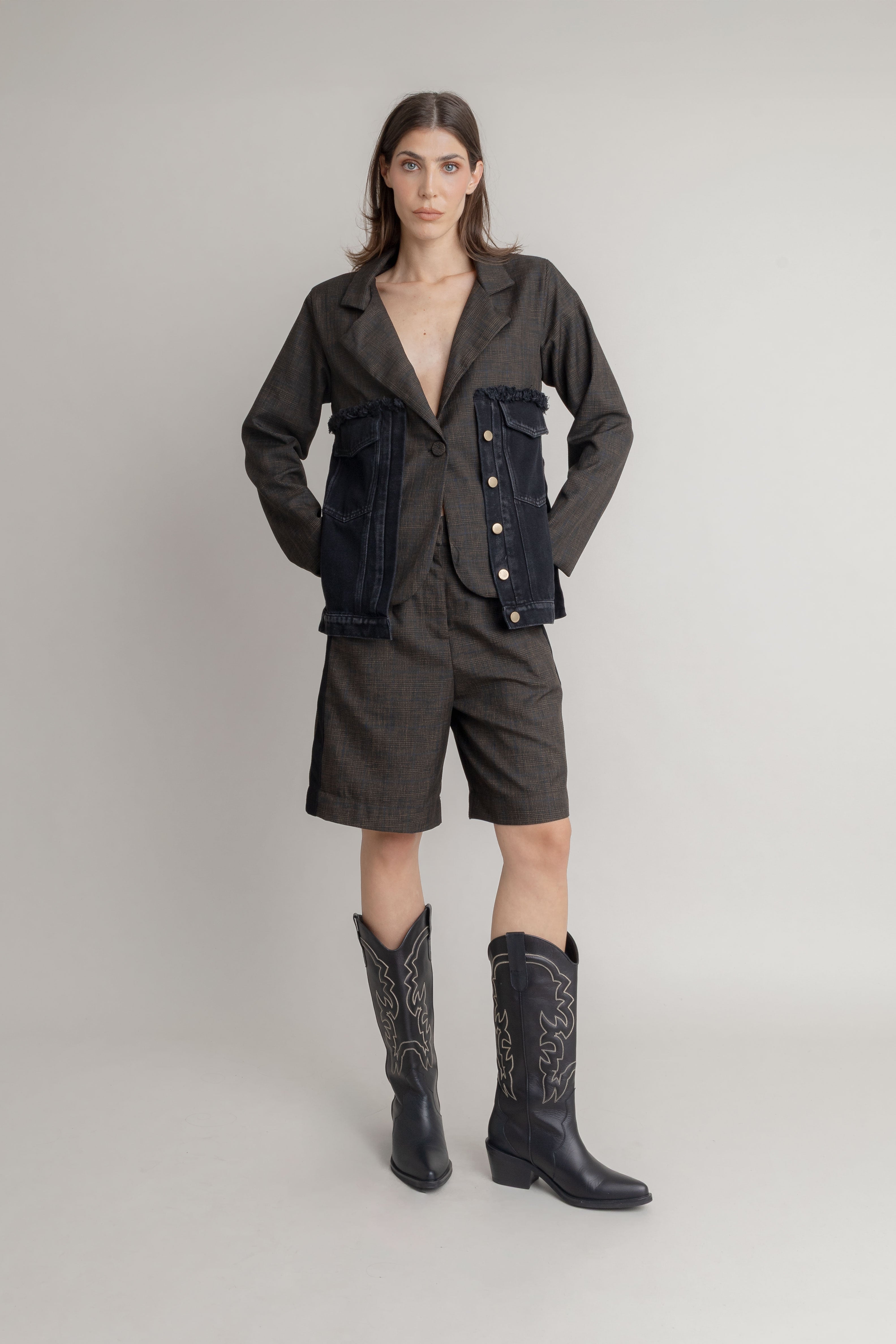 Bermuda Con Franjas En El Costado