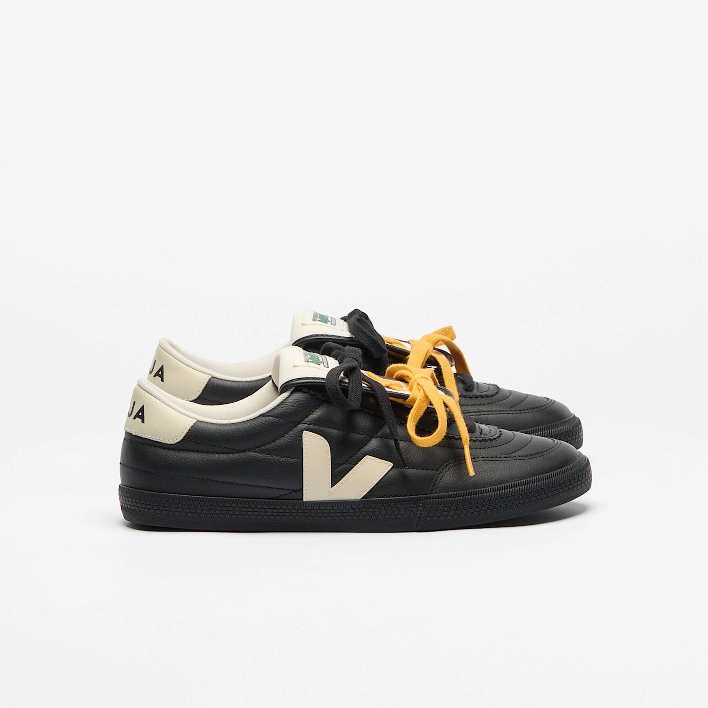 Zapatillas Veja De Mujer Panenka Veja X Magliano Leath