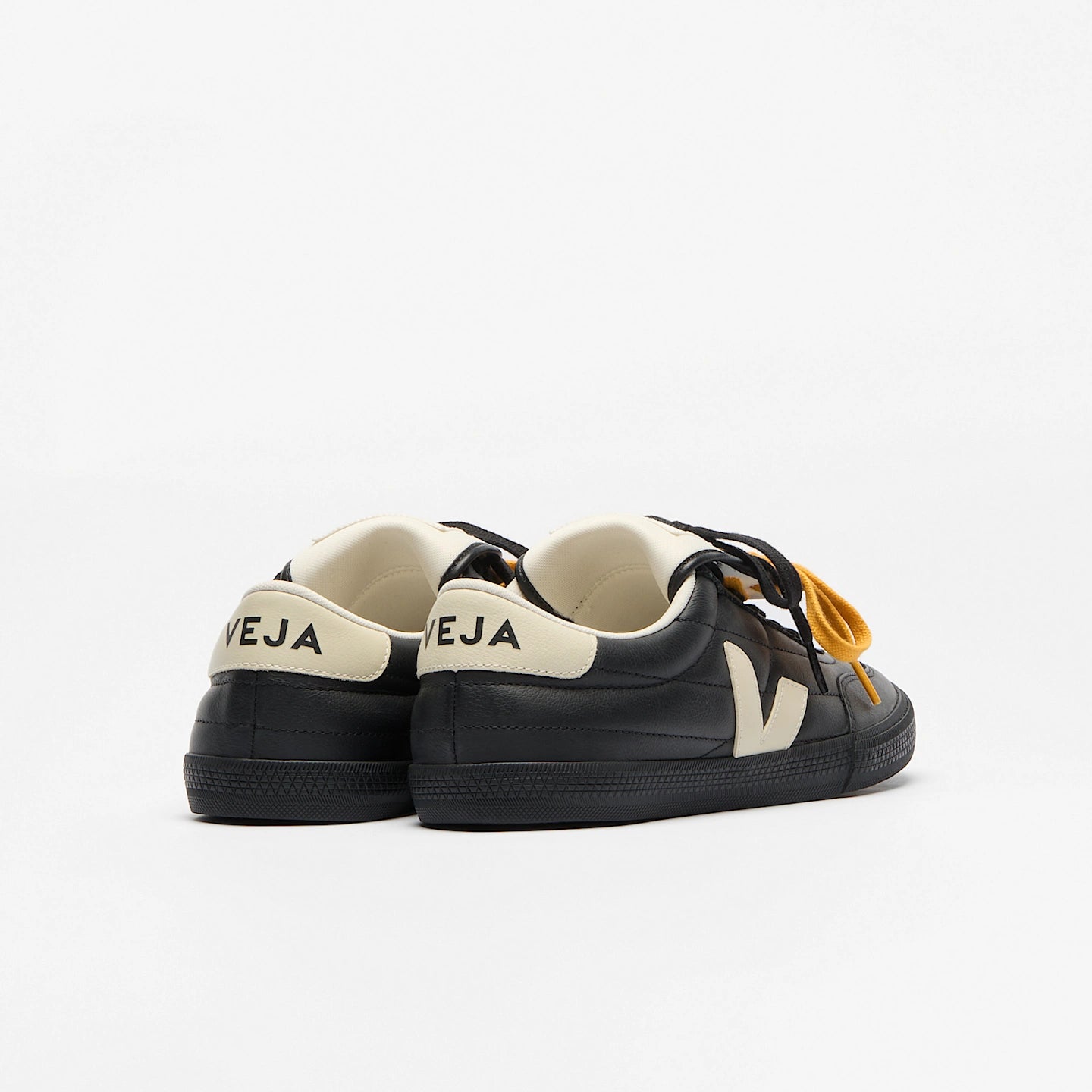 Zapatillas Veja De Mujer Panenka Veja X Magliano Leath