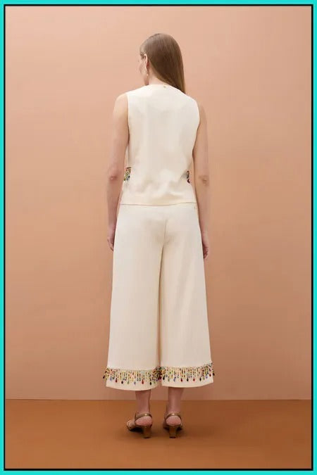 Pantalón midi con piedras