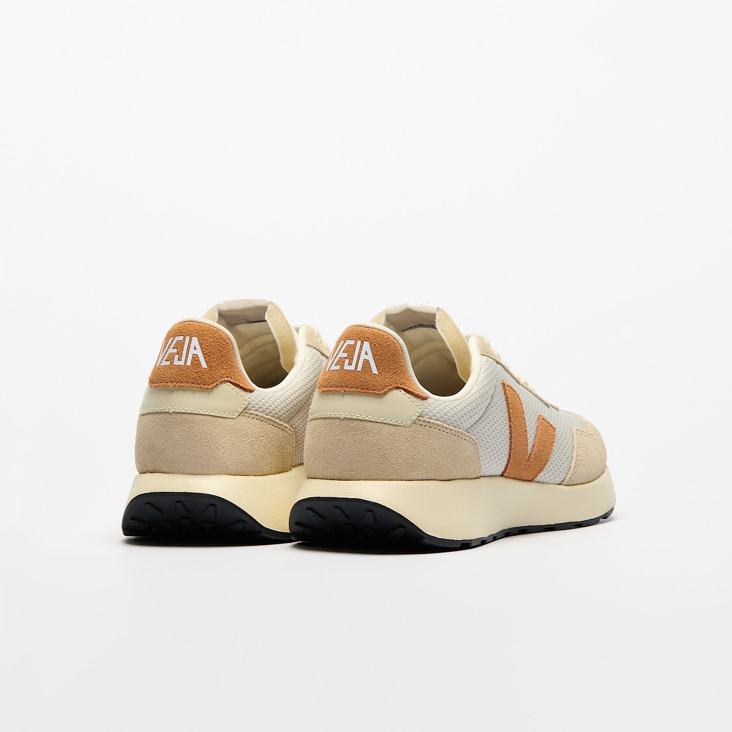 Zapatilla Veja De Hombre Paulistana