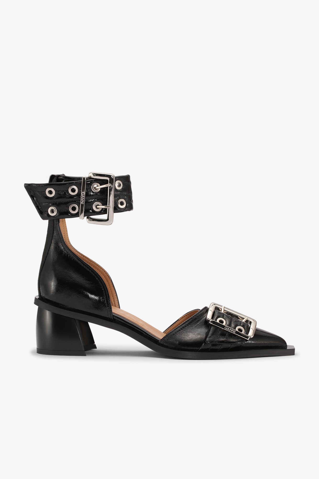 Bailarina Feminine Buckle Open Cut Pump Naplack