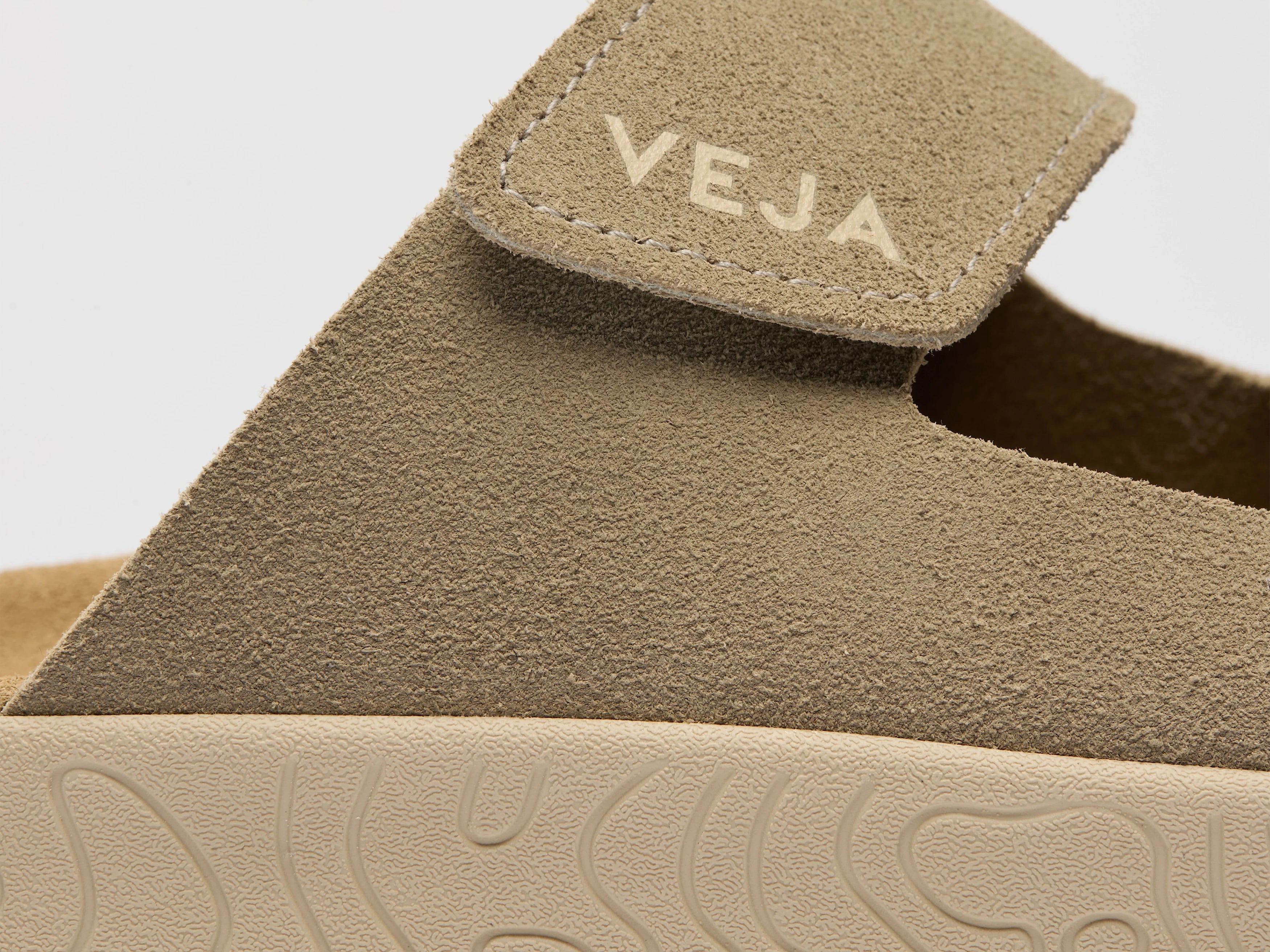 Sandalia Veja de Mujer Etna Suede