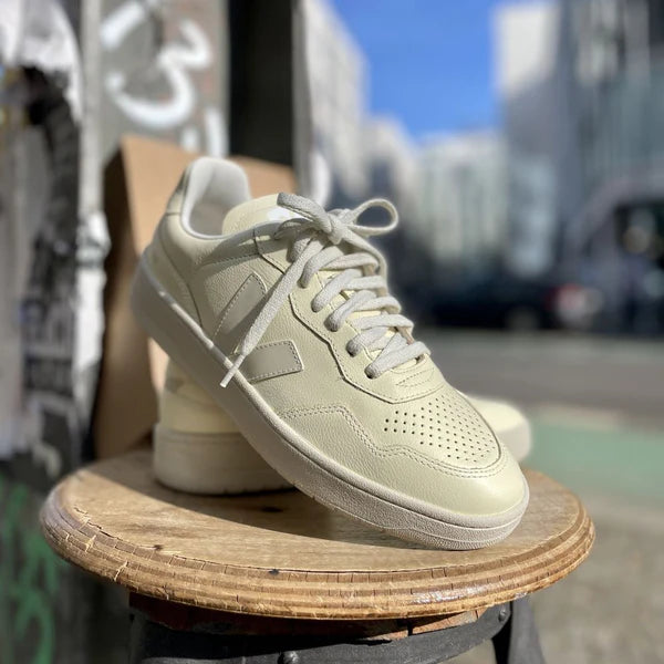 Zapatillas Veja V-90 Ot Leather Cashew Mujer