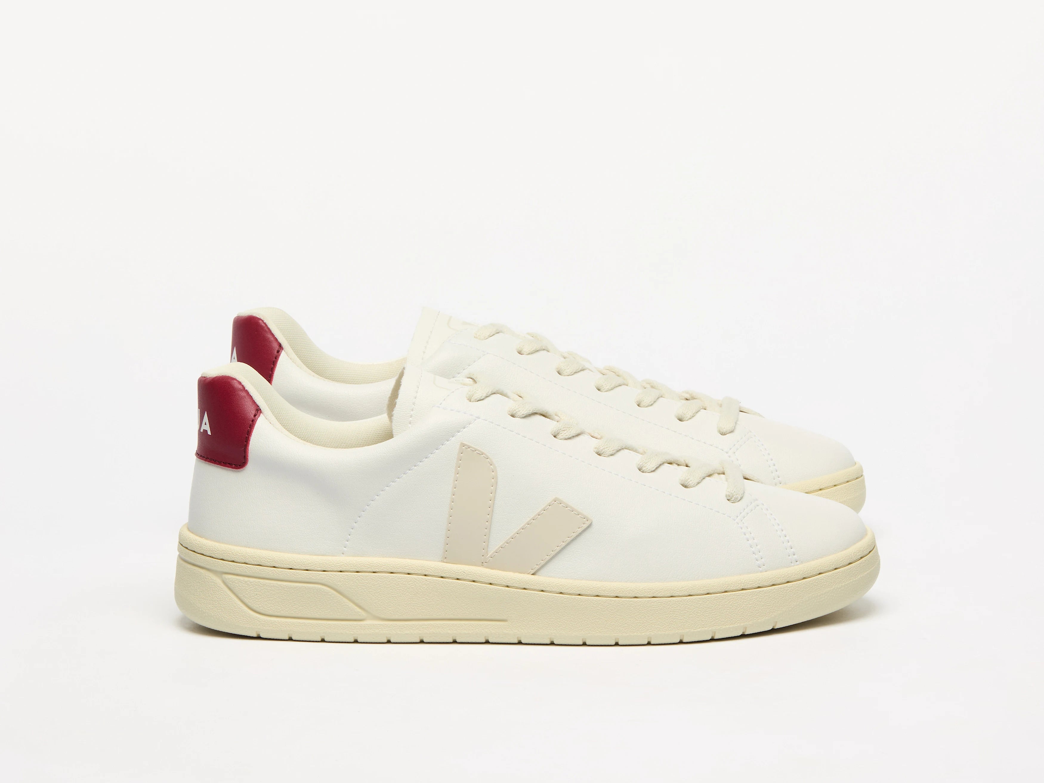 Zapatilla Veja de Hombre Urca Cwl