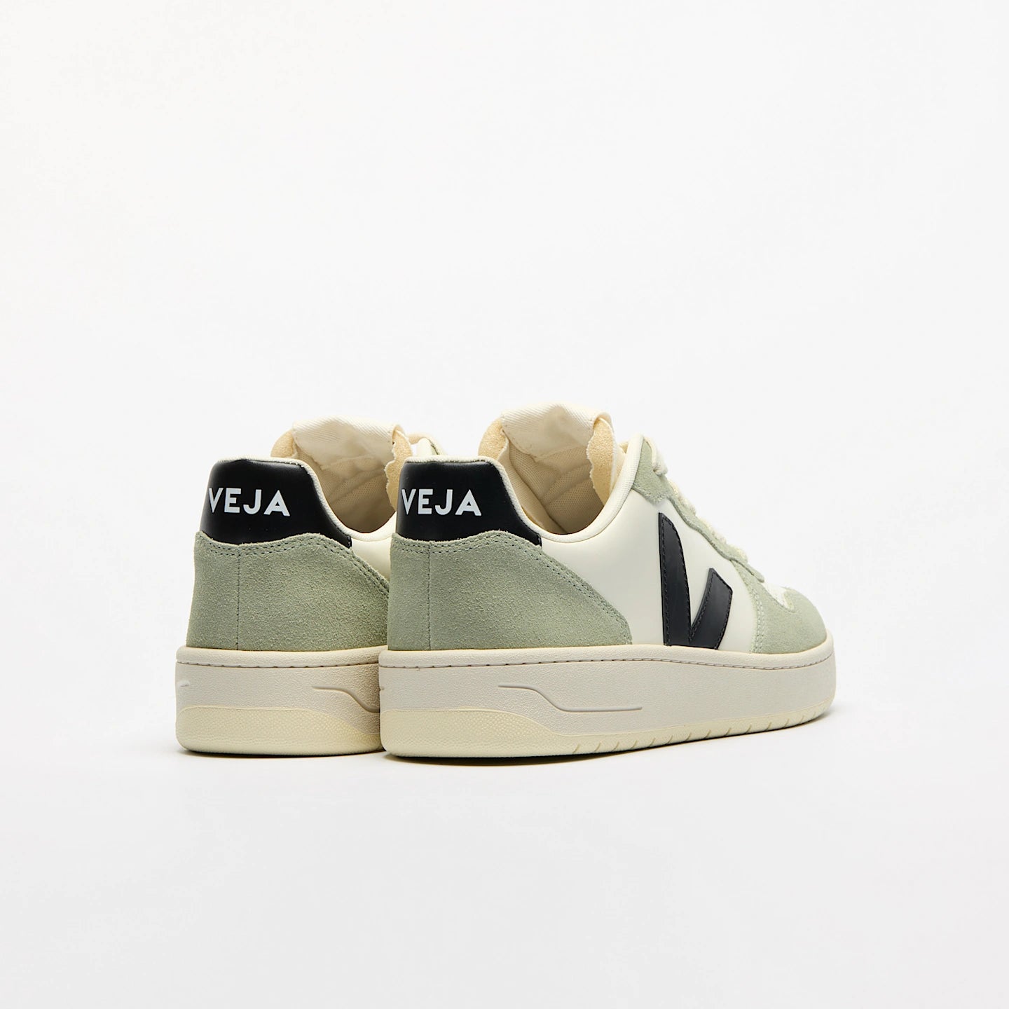 Zapatillas Veja De Mujer V-10 Leather Pure Black Clay